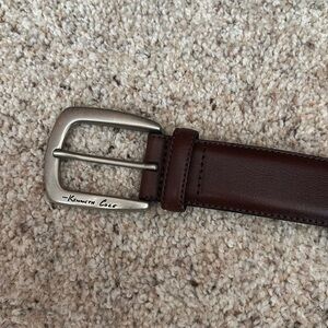 Excellent condition Kenneth Cole belt!